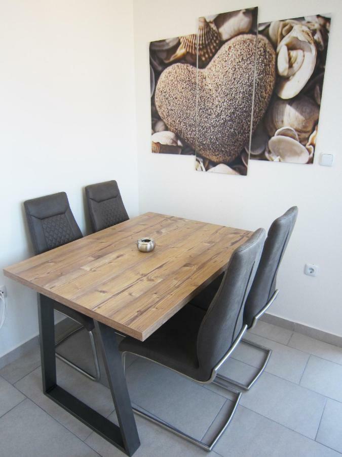 M&B Guest House Srima Dış mekan fotoğraf