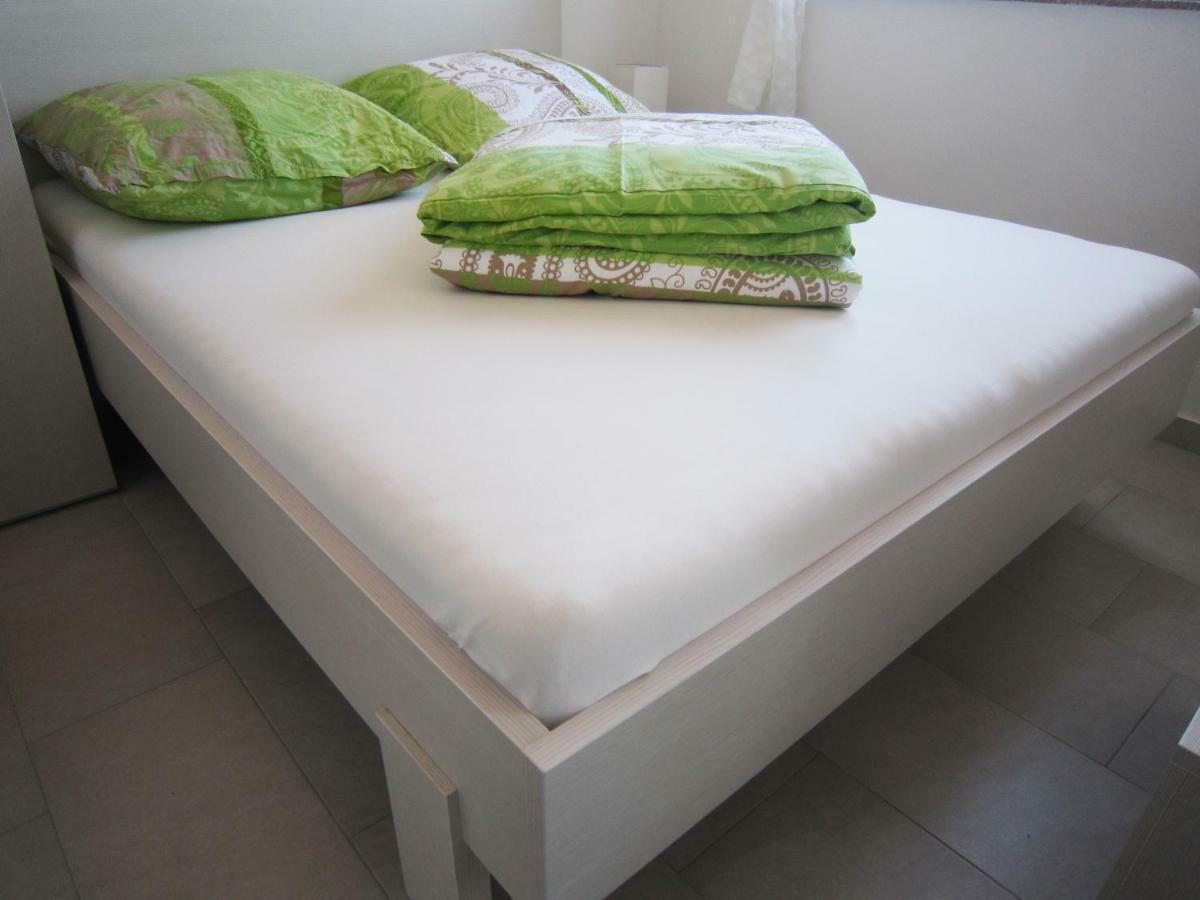 M&B Guest House Srima Dış mekan fotoğraf