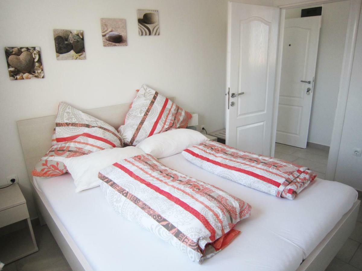 M&B Guest House Srima Dış mekan fotoğraf