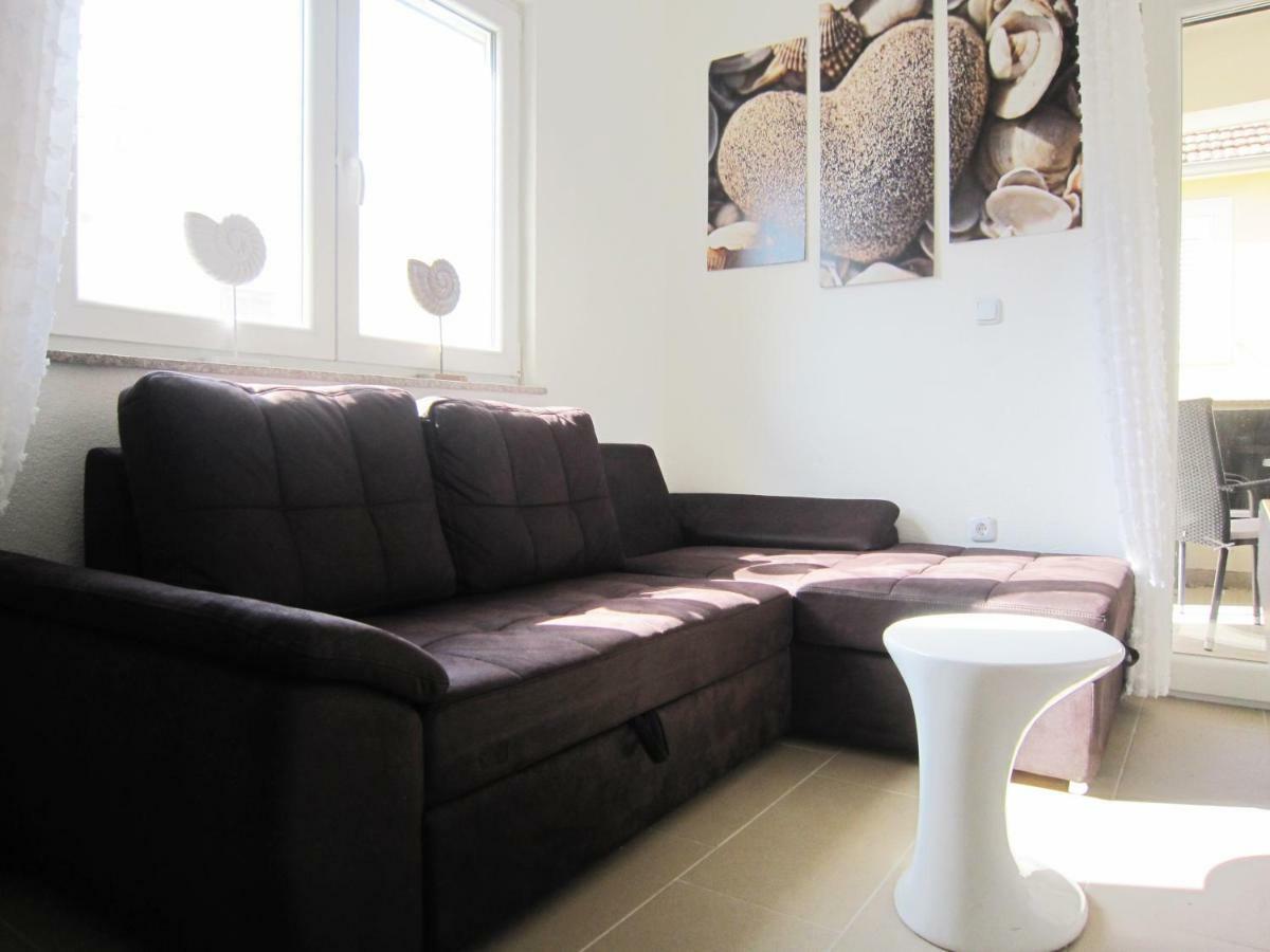 M&B Guest House Srima Dış mekan fotoğraf