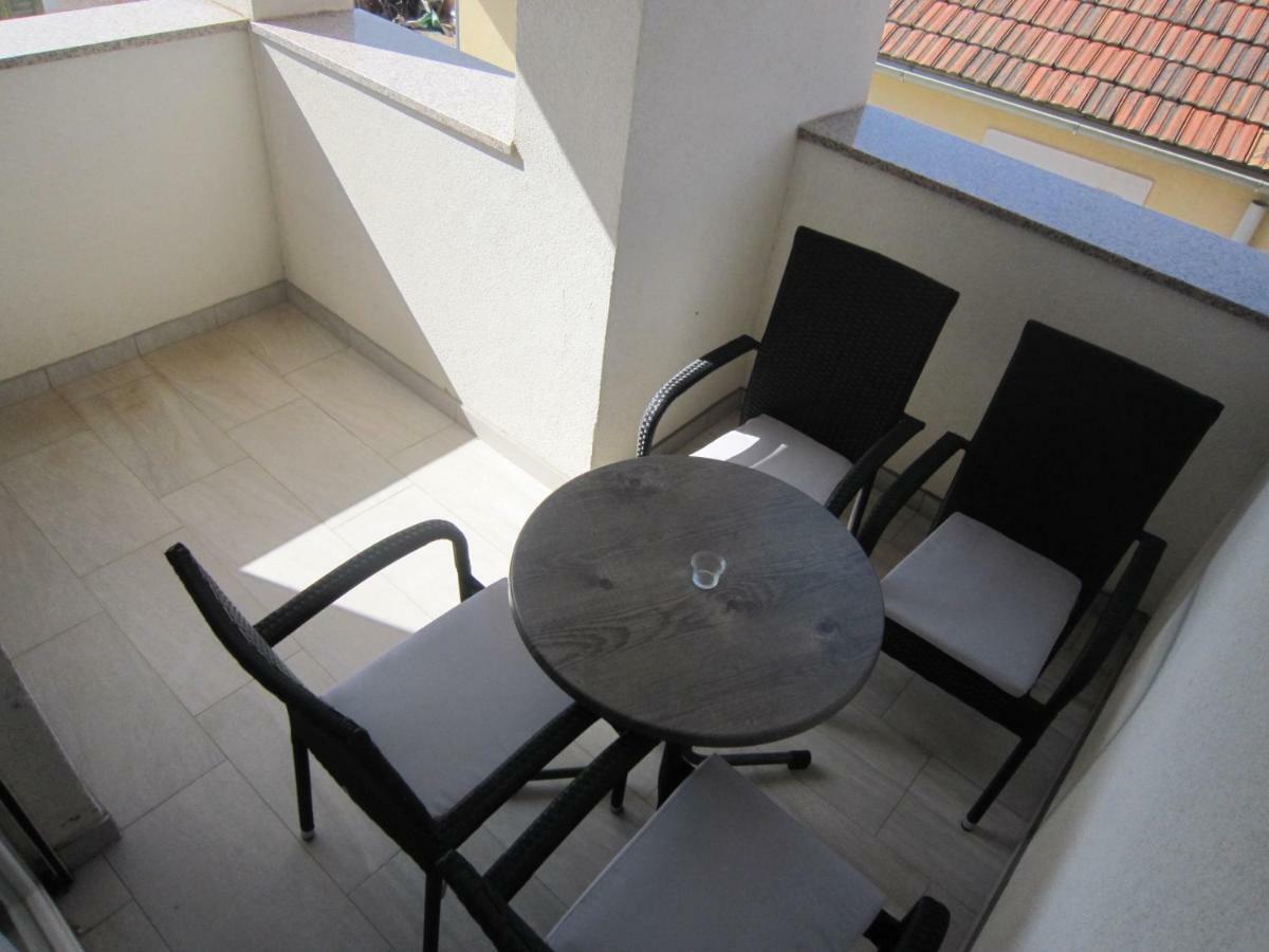 M&B Guest House Srima Dış mekan fotoğraf