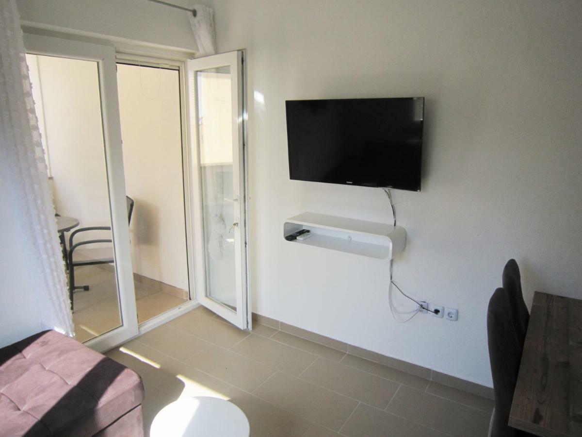 M&B Guest House Srima Dış mekan fotoğraf