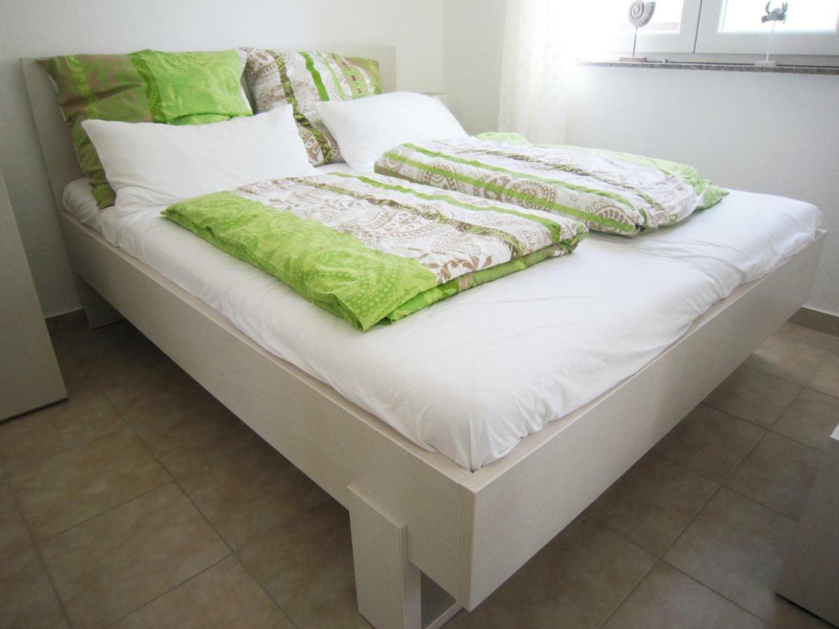 M&B Guest House Srima Dış mekan fotoğraf