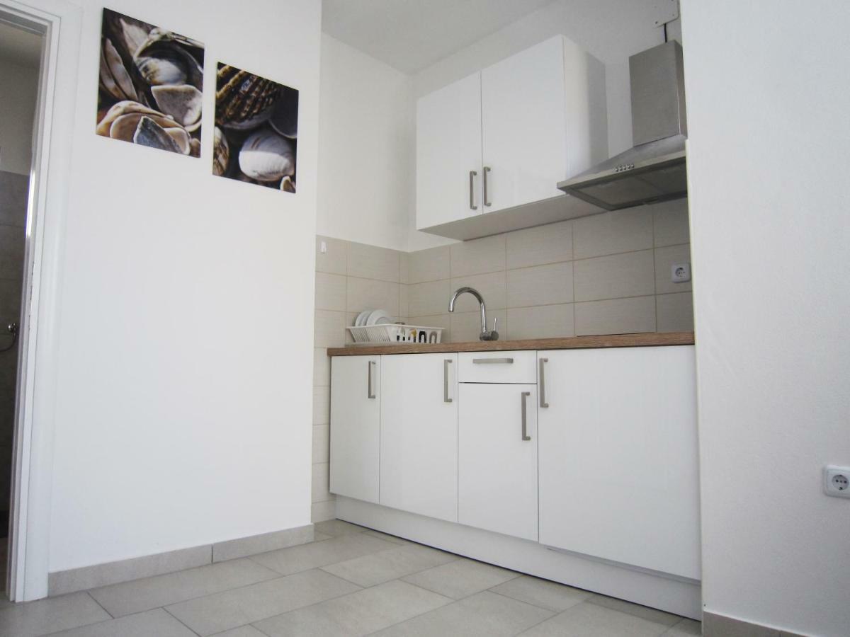M&B Guest House Srima Dış mekan fotoğraf