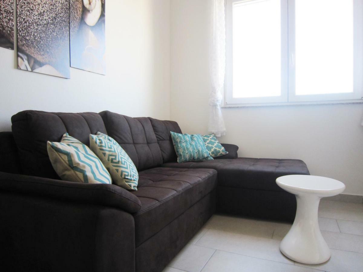 M&B Guest House Srima Dış mekan fotoğraf