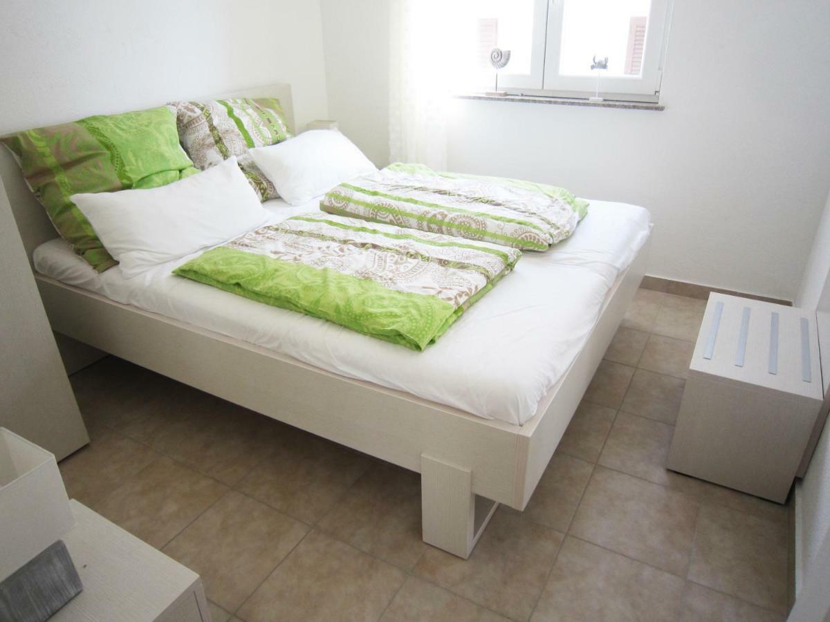 M&B Guest House Srima Dış mekan fotoğraf