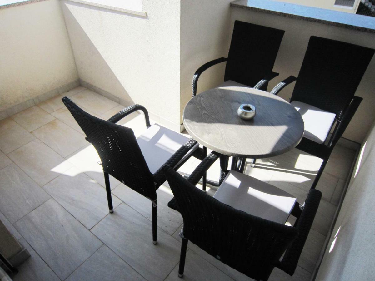 M&B Guest House Srima Dış mekan fotoğraf